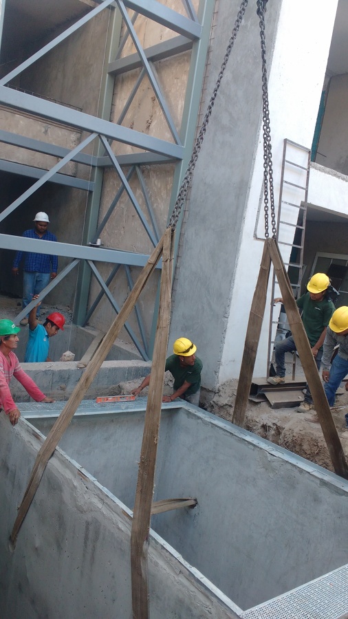 Maniobra para Hincado de Bóveda · CFE BT300B