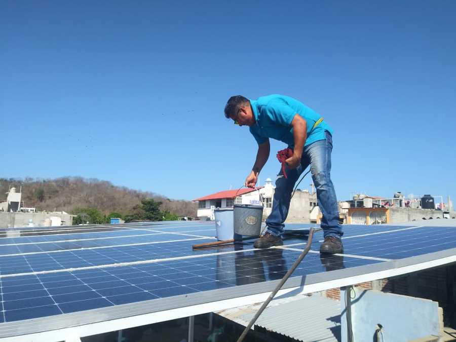 MANTENIMIENTO A SISTEMAS FOTOVOLTAICOS