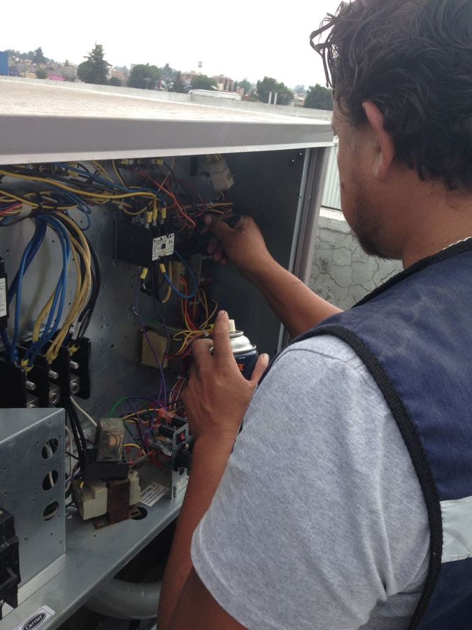 MANTENIMIENTO PREVENTIVOA UNIDAD PAQUETE DE AIRE ACONDICIONADO