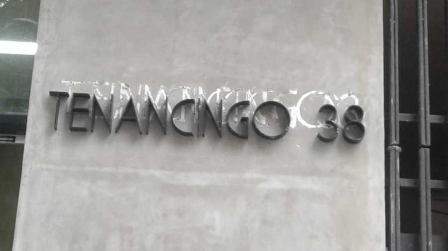 Mantenimiento y pintura en fachada principal