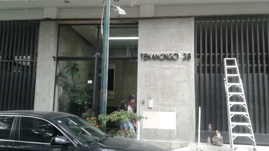 Mantenimiento y pintura en fachada principal