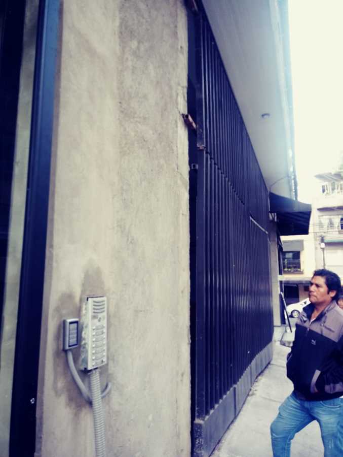 Mantenimiento y pintura en fachada principal