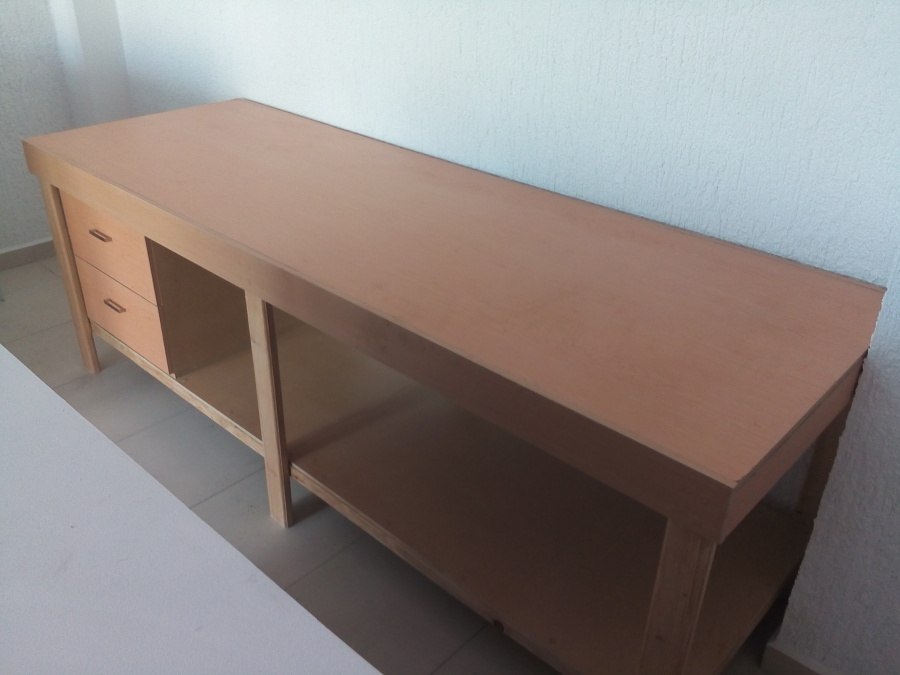 Mesa de trabajo Local Comercial