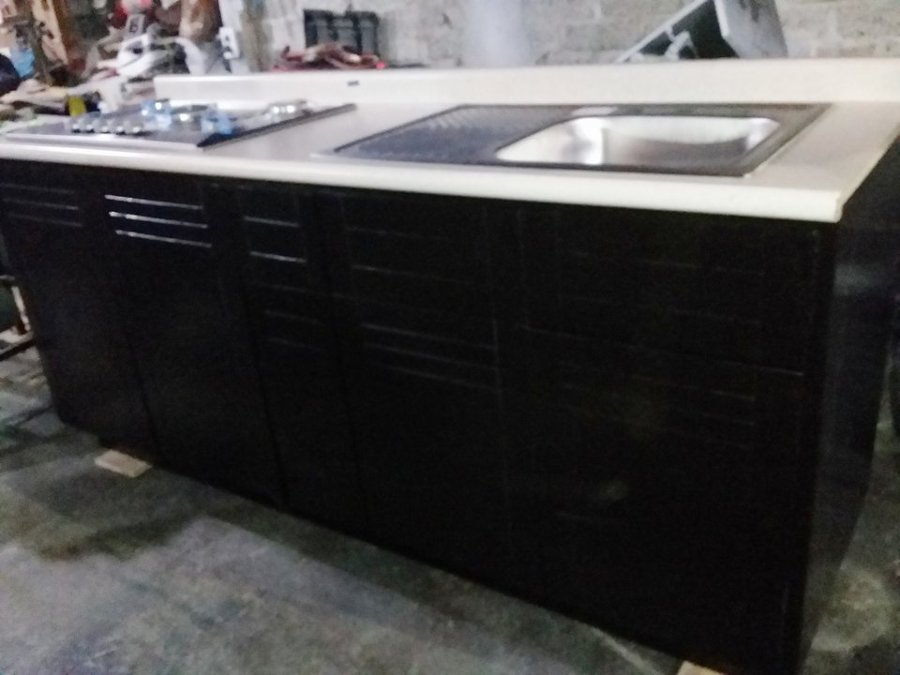 Foto: Ya Instalada el Mueble de bajo de la Cocina de Arte en Maderass y