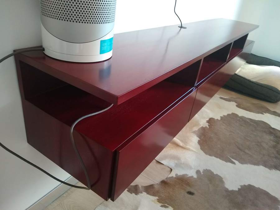 Mueble de TV en Madera de Caoba