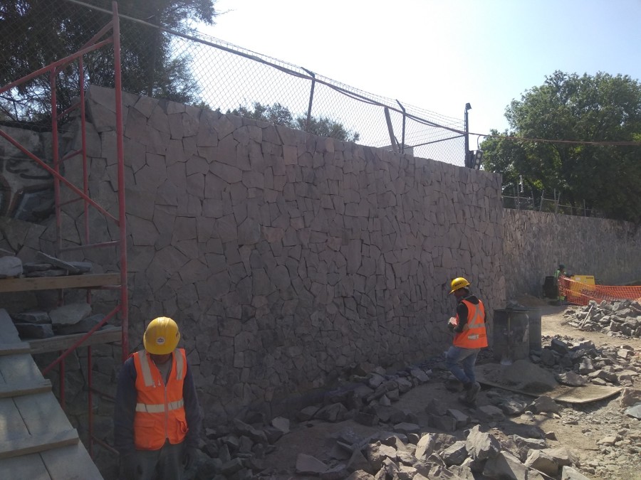 muro de piedra artezanal