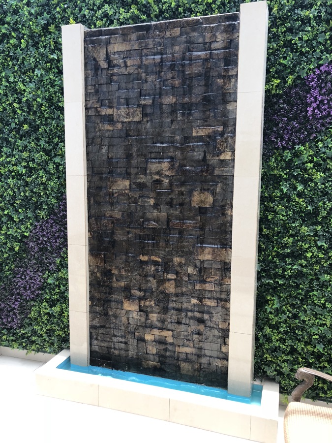 Foto: Muro Llorón y Enredadera Artificial de Baustudio #377036