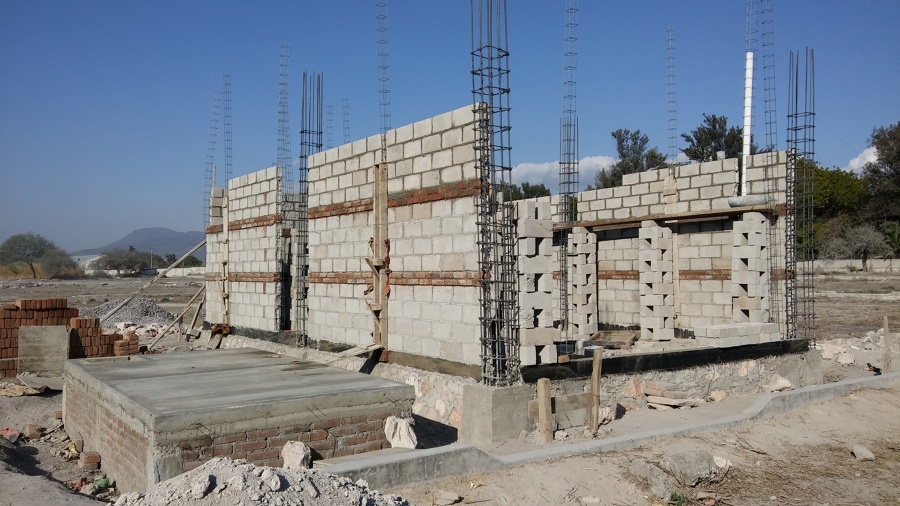 Muros del local y cisterna de 20m3 terminada