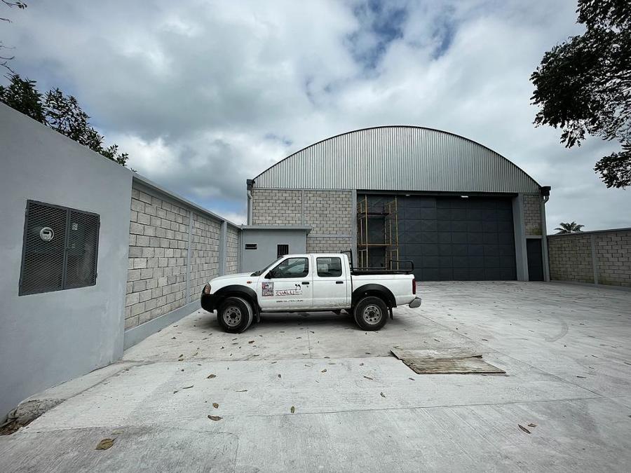 Nave industrial 2000 m2 - Fachada