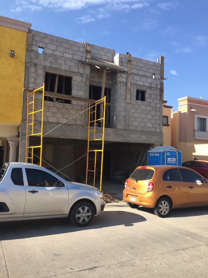 OBRA NEGRA DE CONSTRUCCION DE COCHERA, RECAMARA, VESTIDOR Y BAÑO