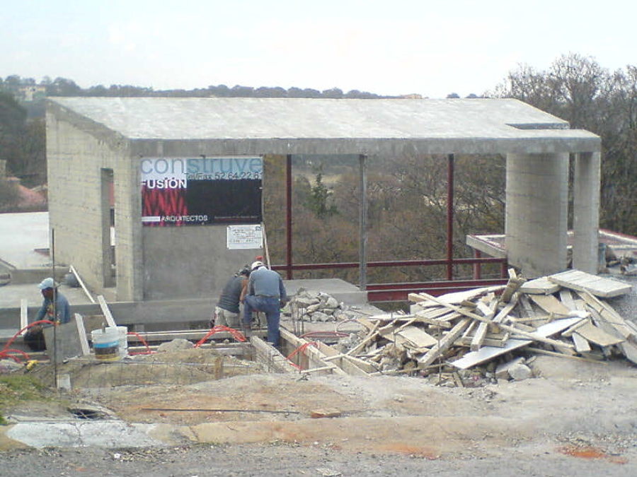 Obra negra vista desde la calle