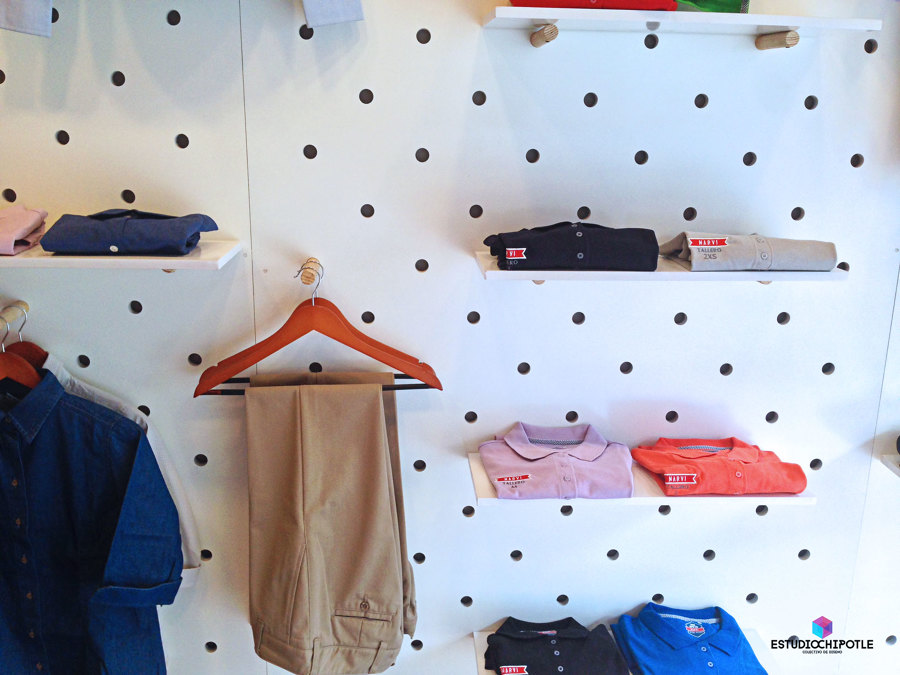 Panel con mercancía