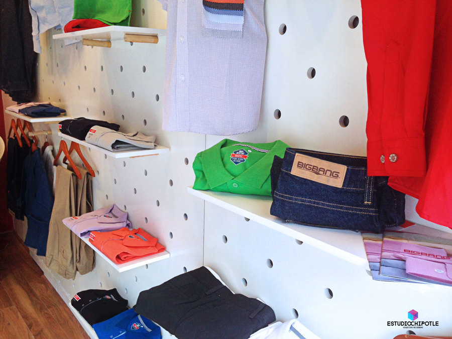 Panel con mercancía