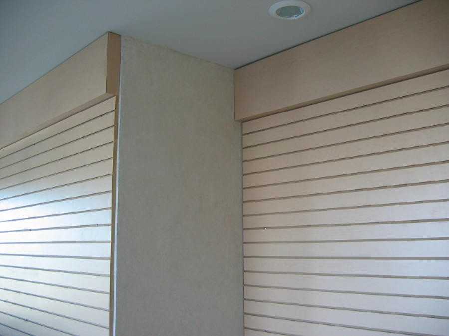 Panel Ranurado con marquesina