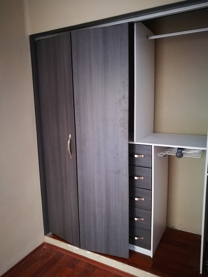 pantalonera  y puertas abatibles