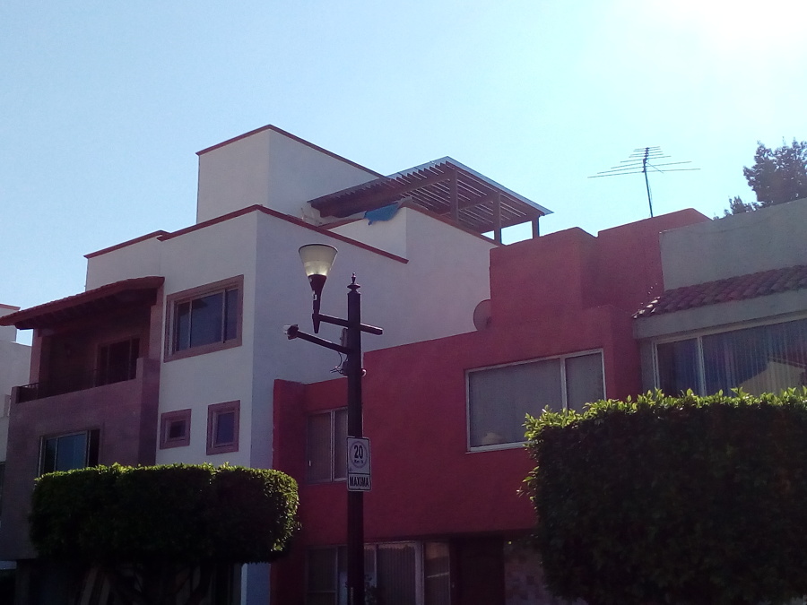 parte de fachada en casa joyas