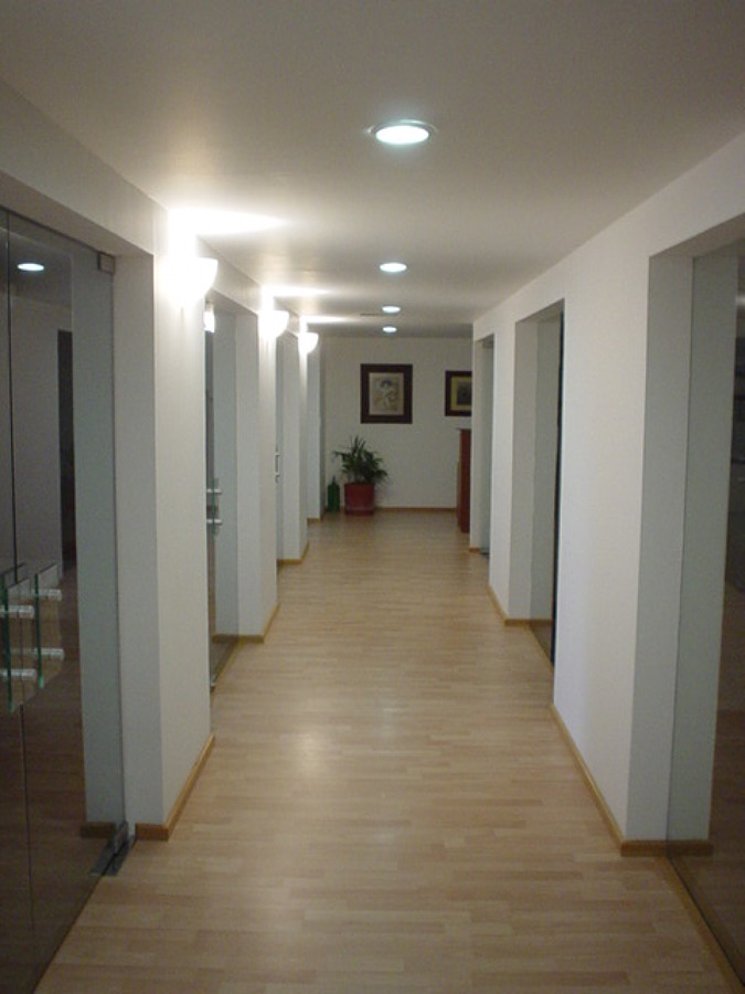 PASILLO DE CUBICULOS