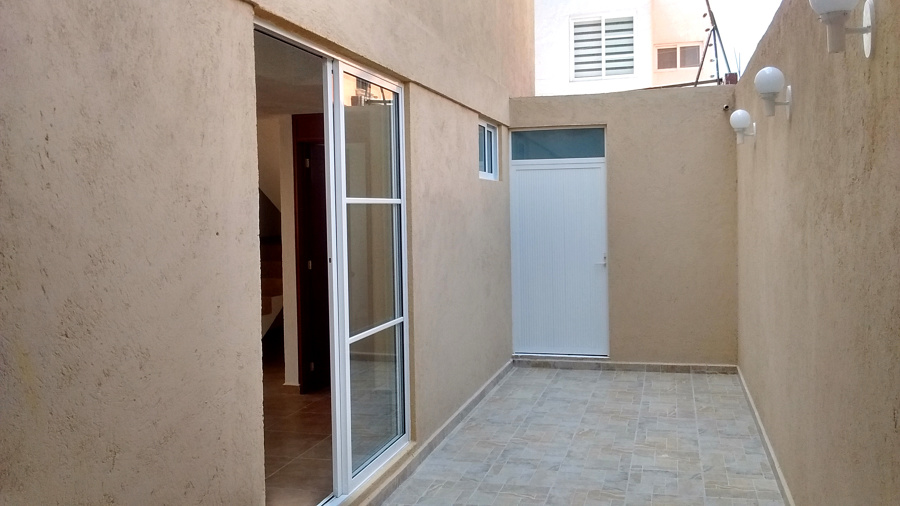 Foto: Patio Trasero de Arquitectónico, Dadimar #318115 - Habitissimo