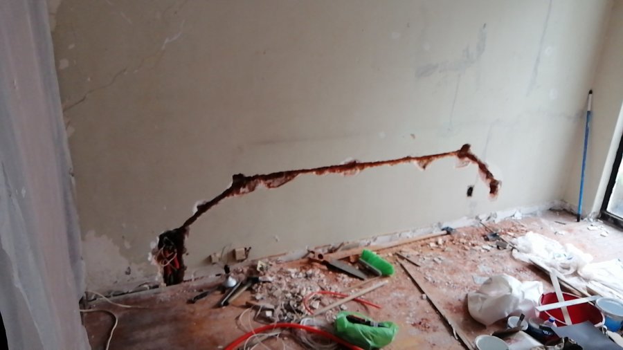 Perforaciones para contactos