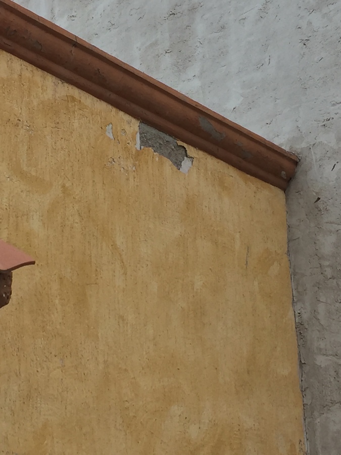 Pintura en fachada de casa