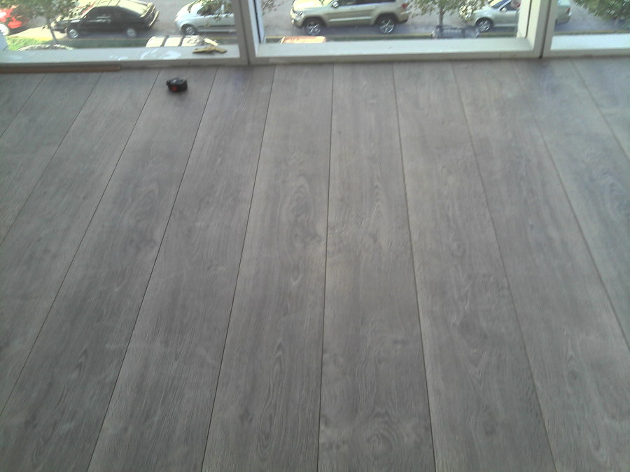 PISO LAMINADO BISELADO GREY