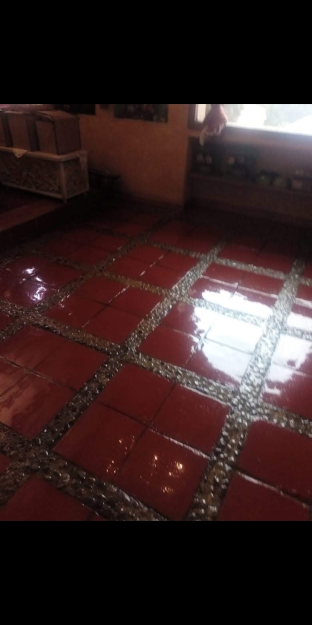 Piso terminado y seco.