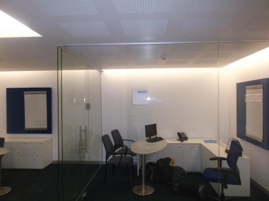 Plafond acústico suspensión oculta, paneles de cristal templado