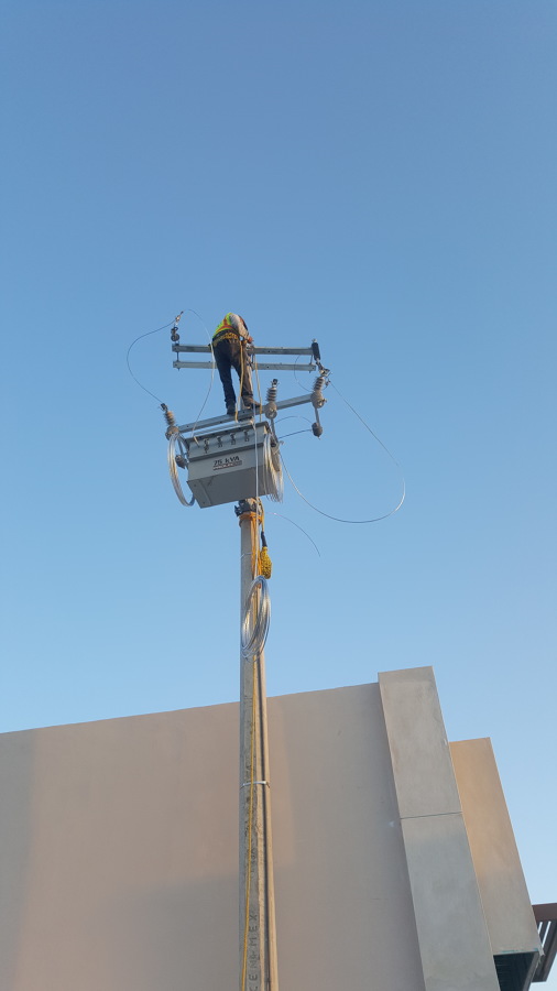 preparacion de puentes entre cuchillas y transformador