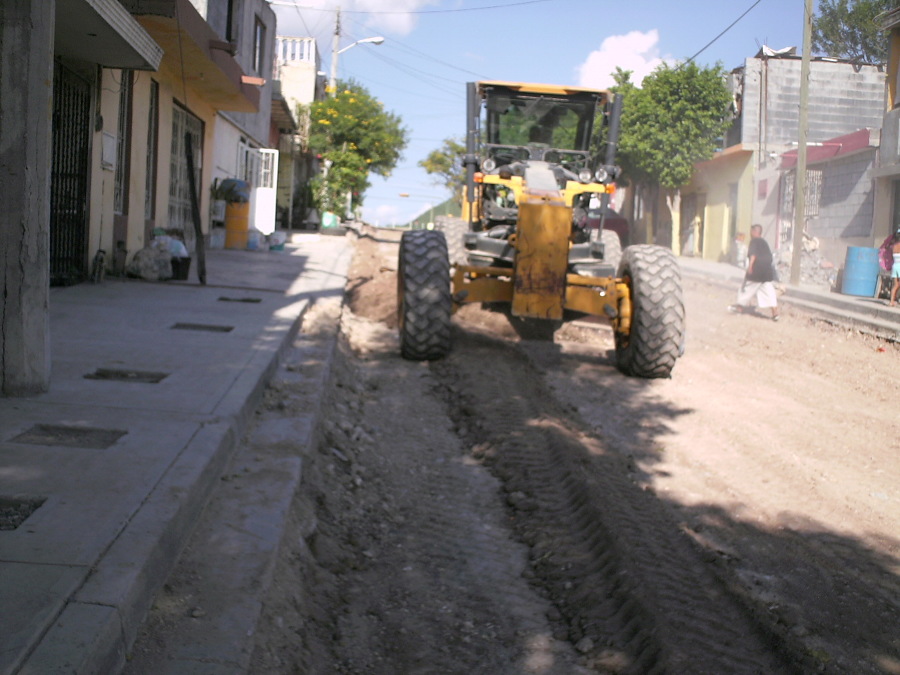 Preparación de terracería en calle