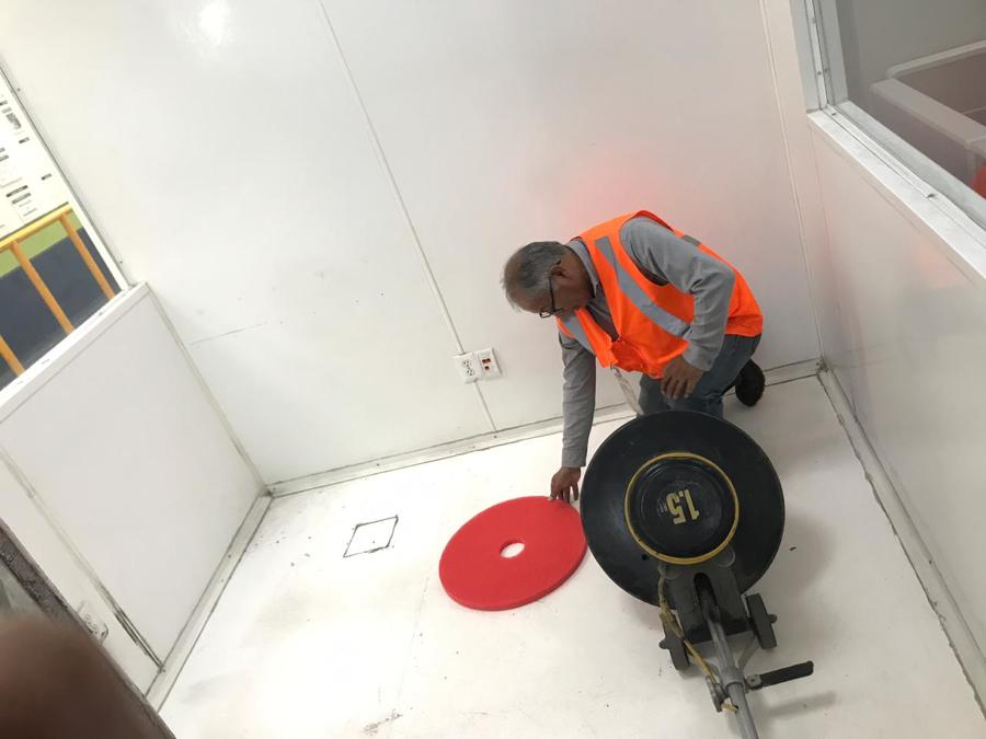 PREPARANDO MAQUINARIA