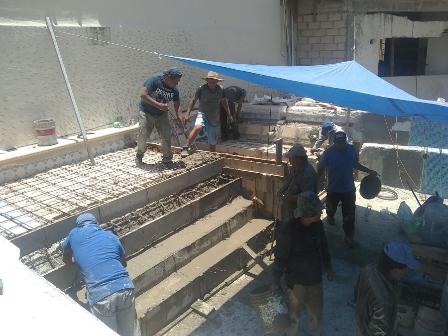 Proceso de armado estructural en alberca