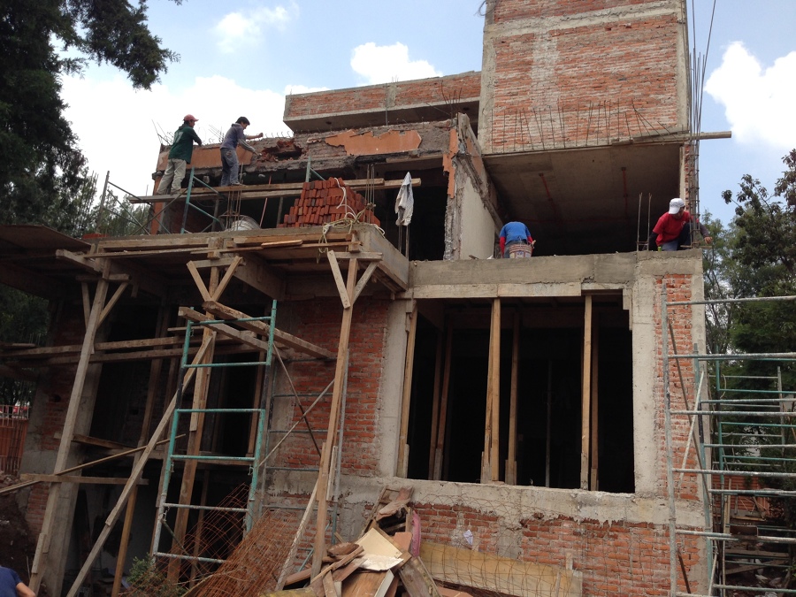 PROCESO DE CONSTRUCCION DE LA FACHADA POSTERIOR