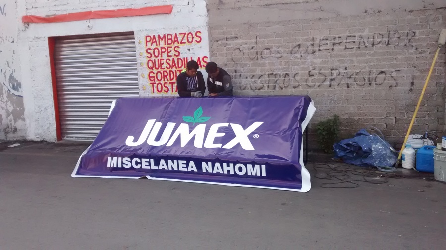 Proceso de instalación de lona e toldo