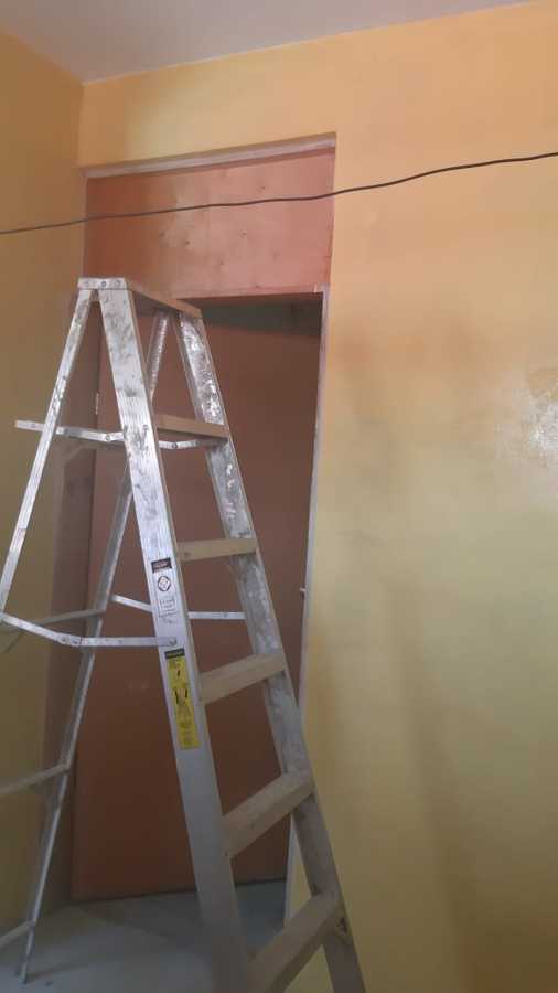 Proceso de pintura en salon