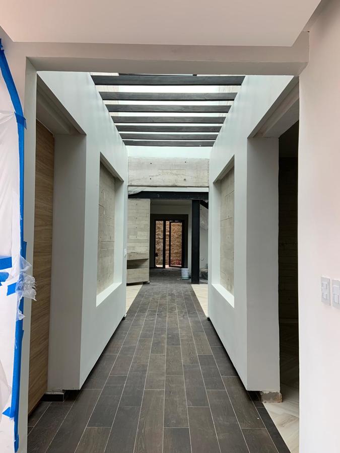 Proyecto y construcción estilo moderno