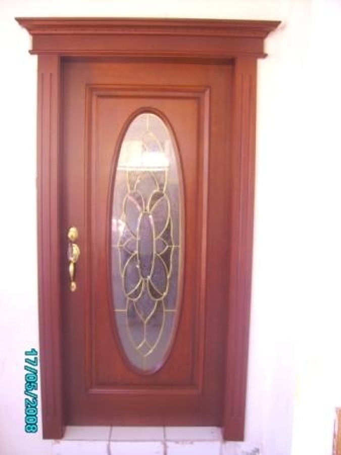 Foto: puerta con vitral de madera de muebles finos granados ...