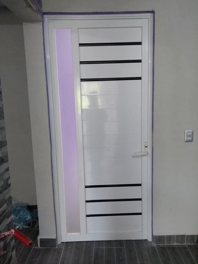 puerta ligera con chapa