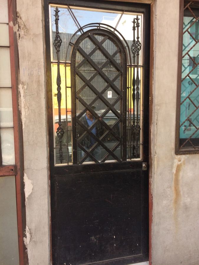 PUERTA PRINCIPAL CASA