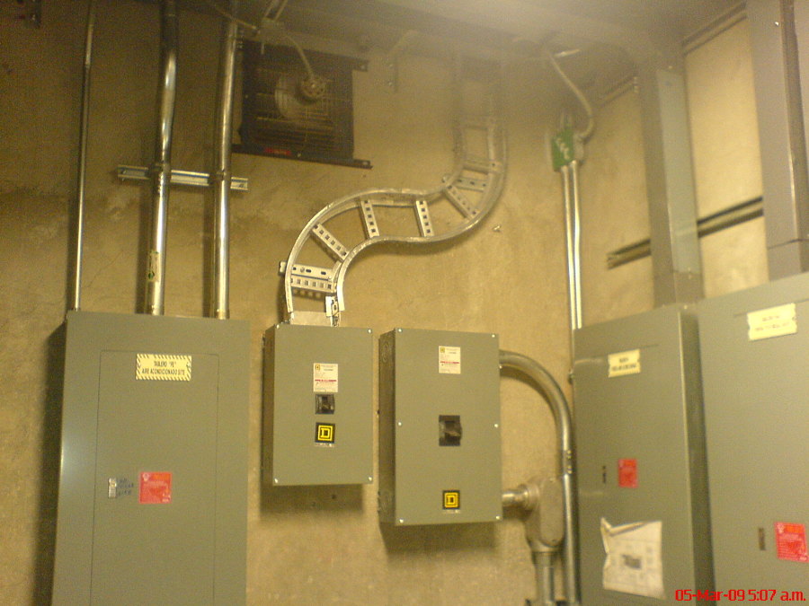 Puesta de interruptor principal y charola