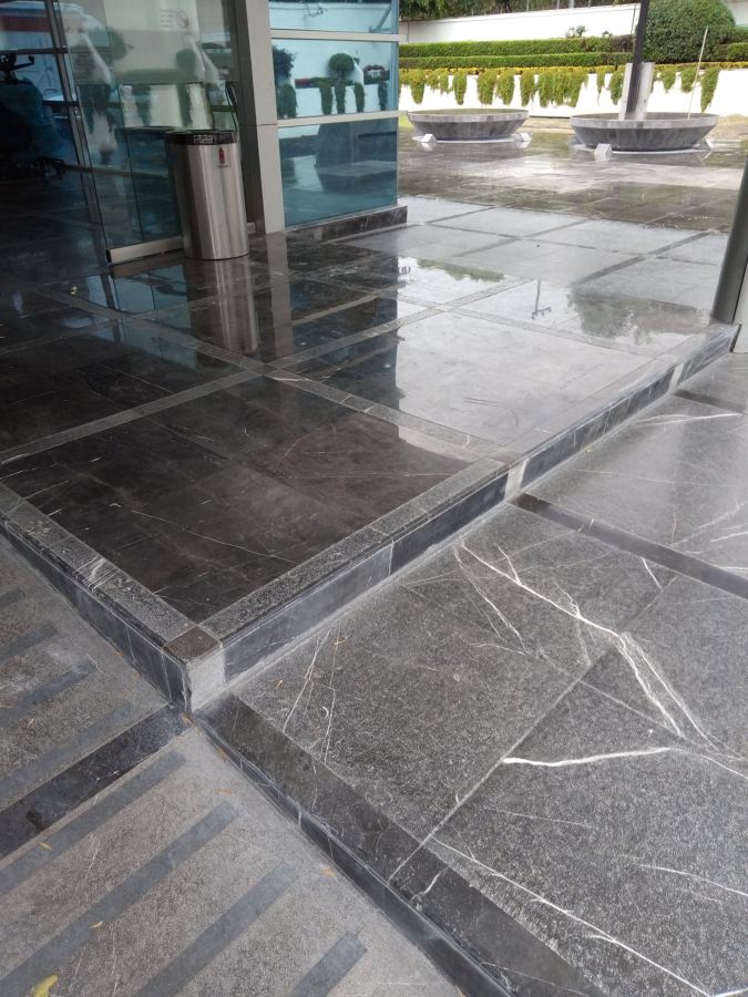 Pulido de piso de mármol