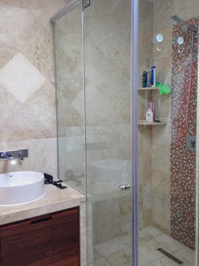 Regadera en baño principal