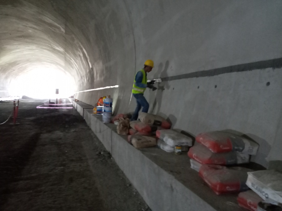 Relleno en junta de concreto