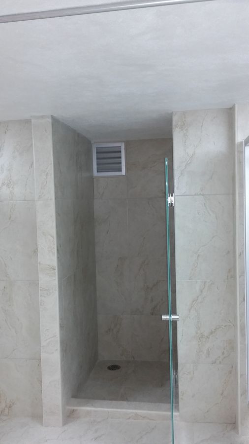 Remodelacion de Nucleo de Baños y Regaderas en Gimnasio, Toluca | Ideas