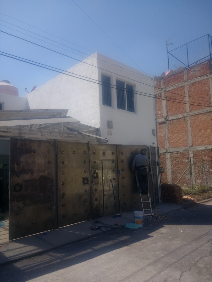 Removiendo la pintura anterior