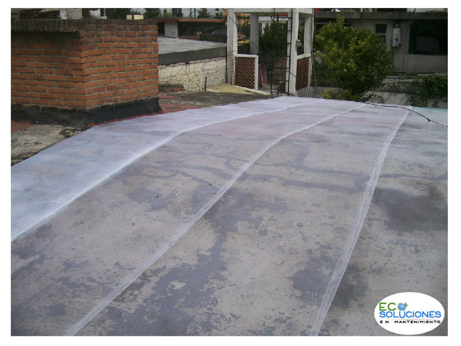 Resultado de aplicación de malla refuerzo en conjunto con sellador.