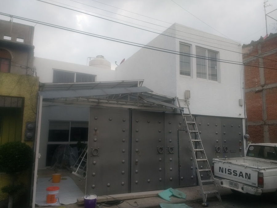 Se pintó toda el área exterior de la casa