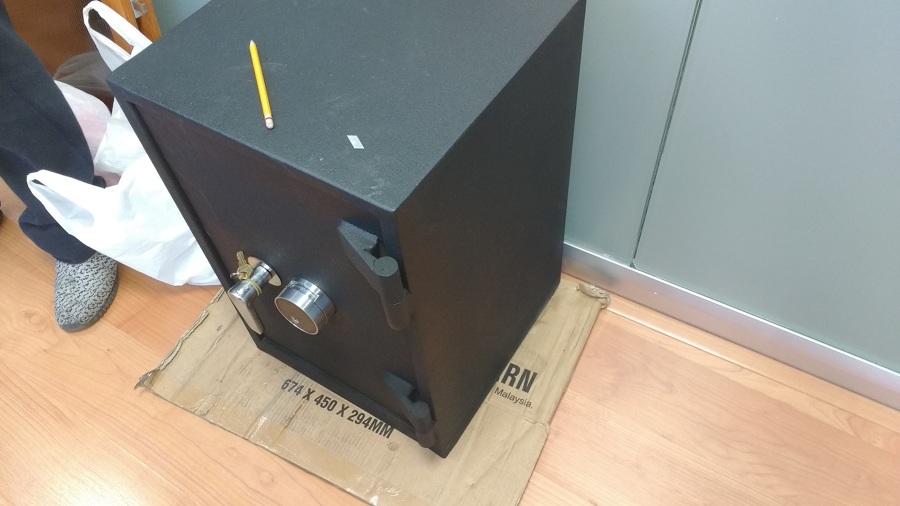 Suministro de caja fuerte