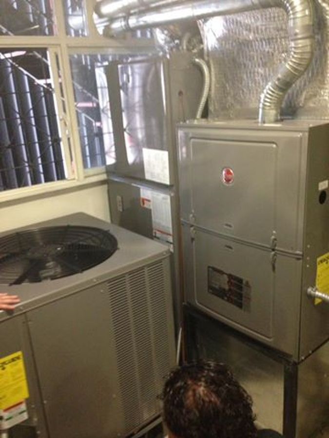 SUMINSITRO E INSTALACION DE EQUIPO DIVIDIDO DE 5 TONELADAS RHEEM  PARA DEPTO EN CDMX 