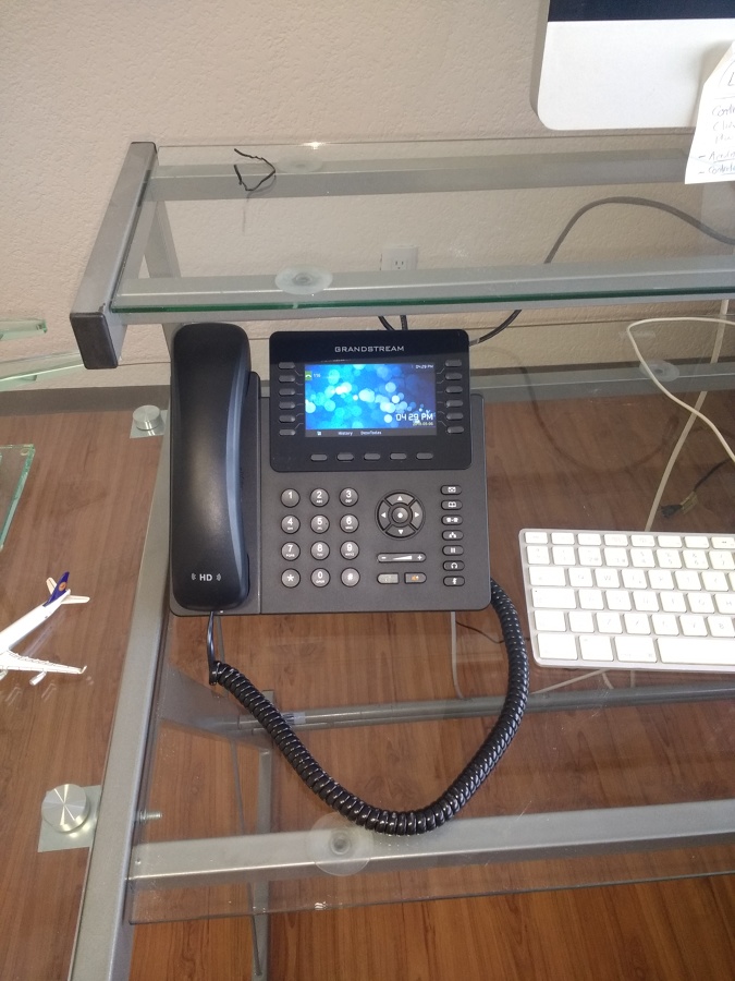 Telefono de media gama IP