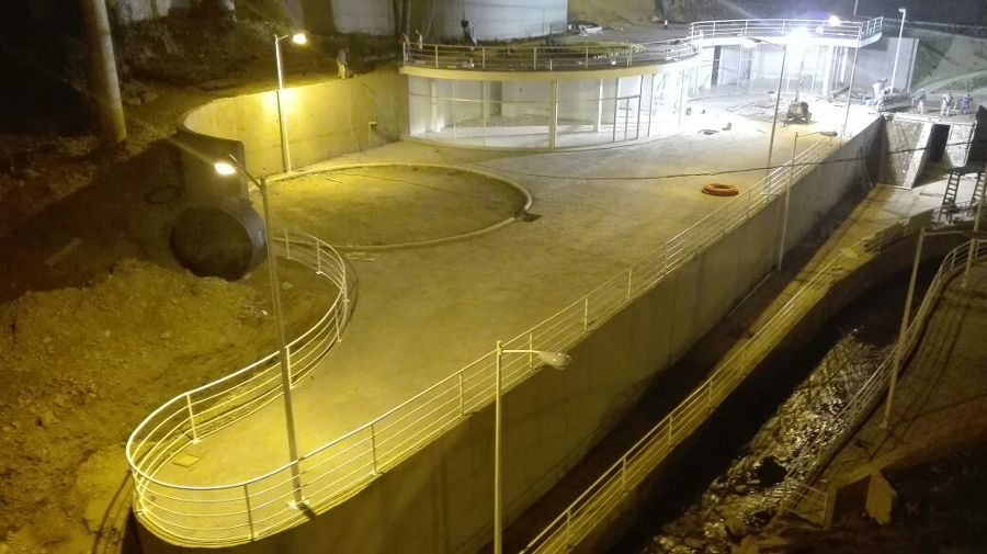 Toma aerea de locales.